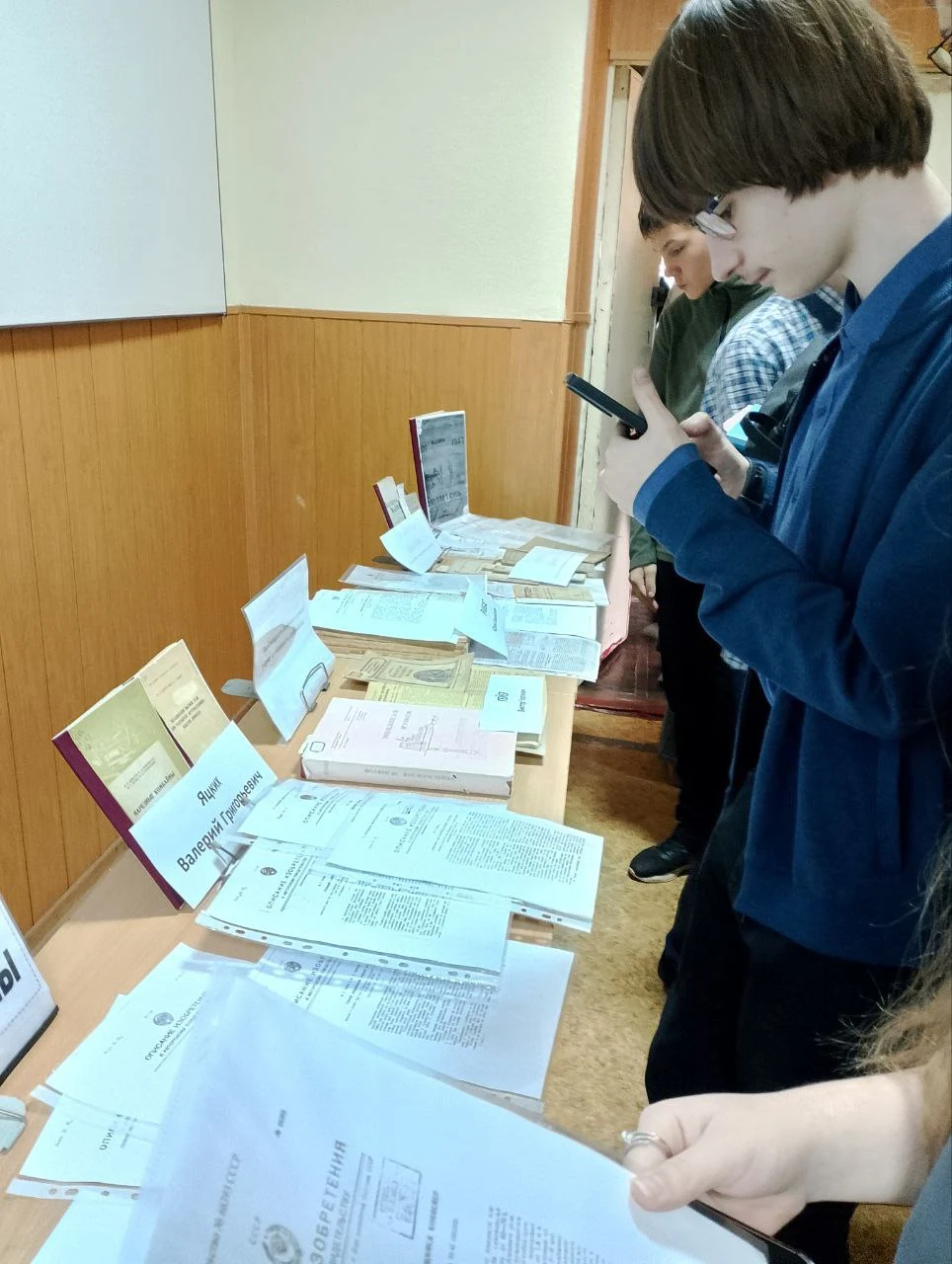 Выездная выставка отдела ЦНТБ познакомила школьников с вкладом учёных Донбасса в Победу, фото2